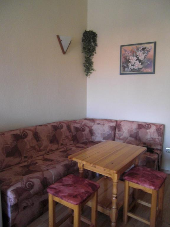 Guest House Antoaneta Несебир Екстер'єр фото